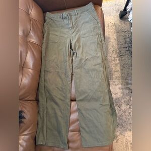 Women’s Size 14 Reg. AE Olive Green Wide-Leg Pants
